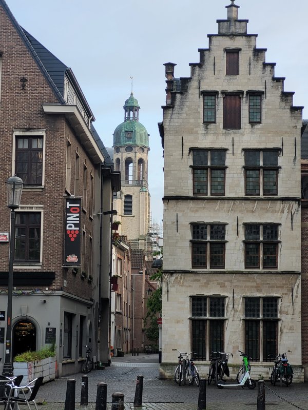 Sint Andrieskerk, Antwerp, Belgium
