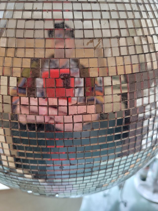 Gallery 2025 : Reflecty Ball (1)