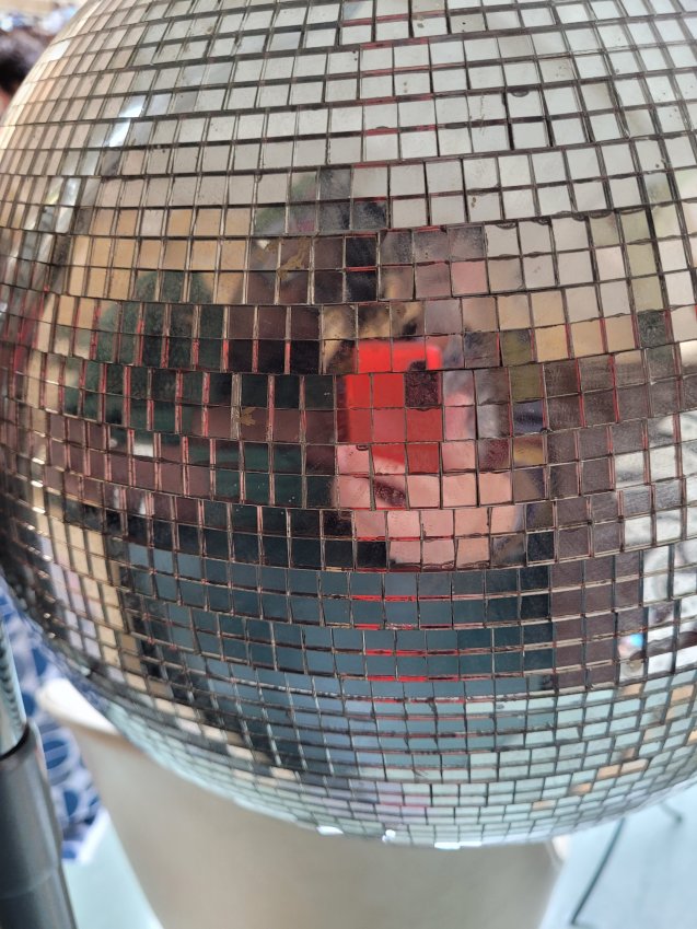 Gallery 2025 : Reflecty Ball (2)