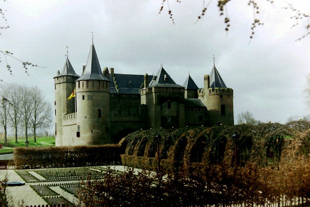 A Last Photo of Het Muiderslot before destroying my Camera! The Netherlands