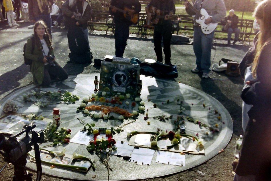 The John Lennon Memorial, Strawberry Fields, Central Park, NYC, USA