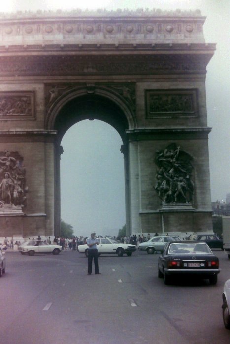 Gendarme at the Arc de Triomphe, Paris, France