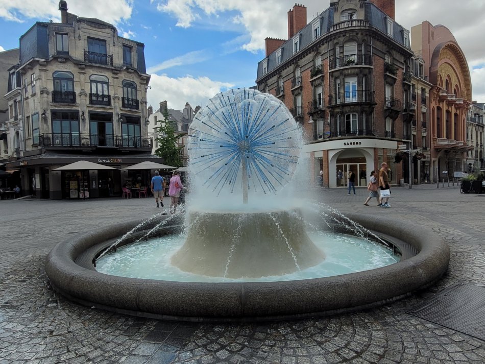 Fontaine de la Solidarit�, Place Drouet d'Erlon, Reims, France